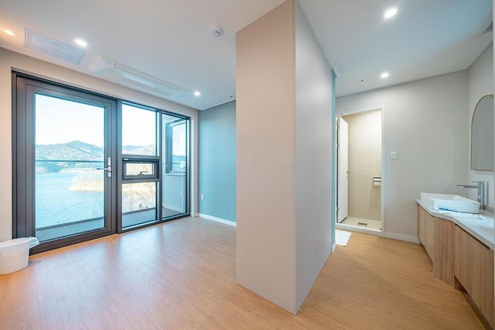 Hotel Jecheon The Shine Cheongpung Zimmer foto